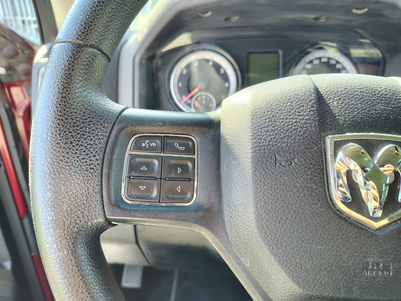 RAM 1500 Tradesman Quad Cab 4WD 2015
