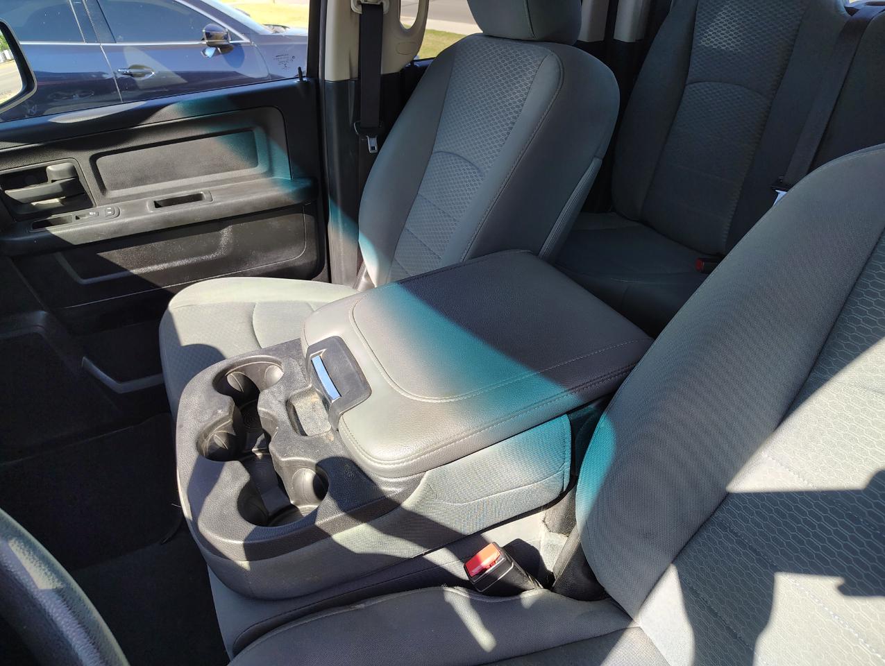 RAM 1500 Tradesman Quad Cab 4WD 2015