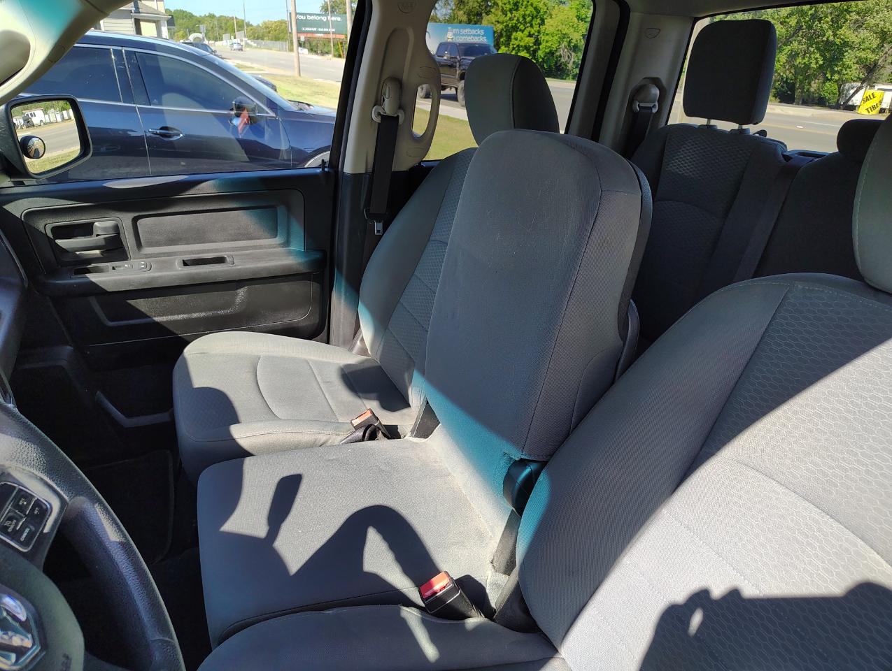 RAM 1500 Tradesman Quad Cab 4WD 2015