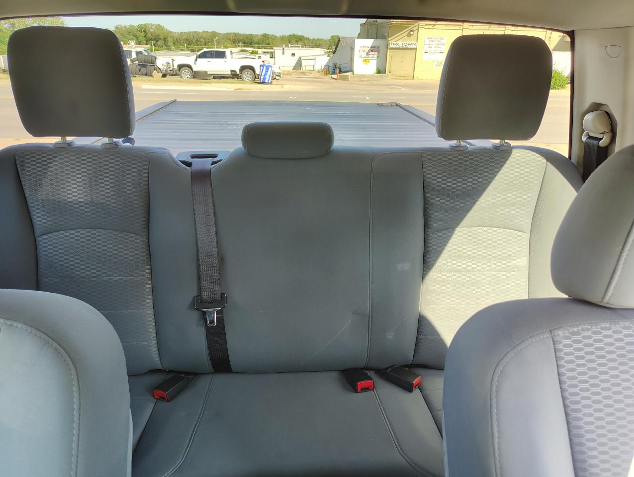 RAM 1500 Tradesman Quad Cab 4WD 2015