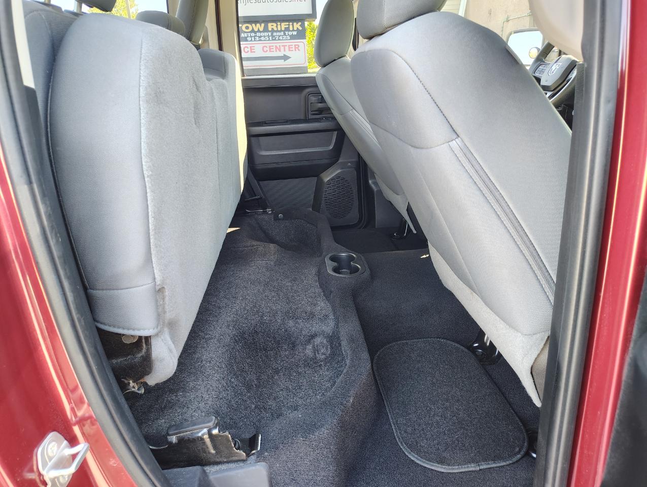 RAM 1500 Tradesman Quad Cab 4WD 2015