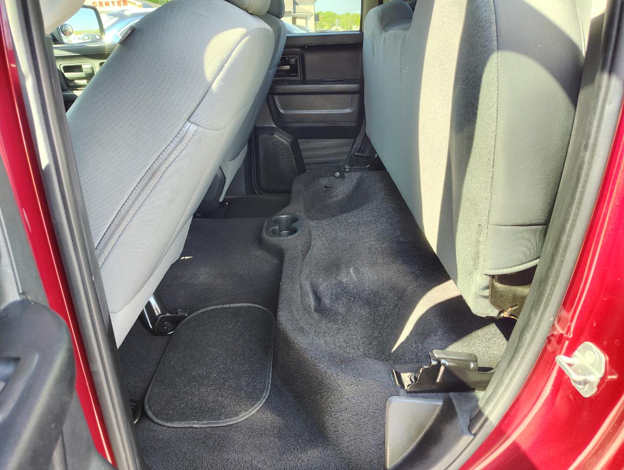 RAM 1500 Tradesman Quad Cab 4WD 2015
