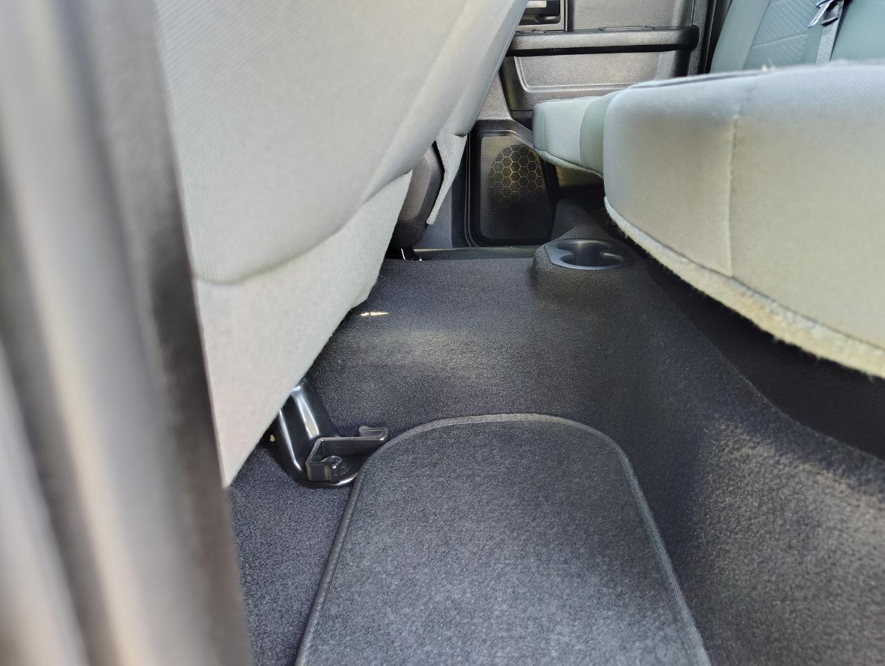 RAM 1500 Tradesman Quad Cab 4WD 2015