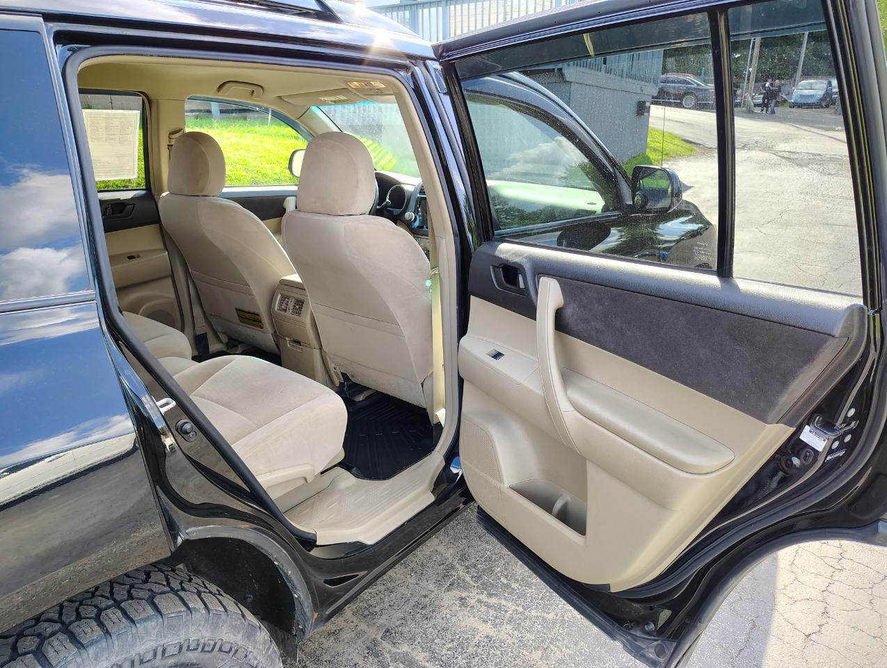 Toyota Highlander Base 4WD 2009
