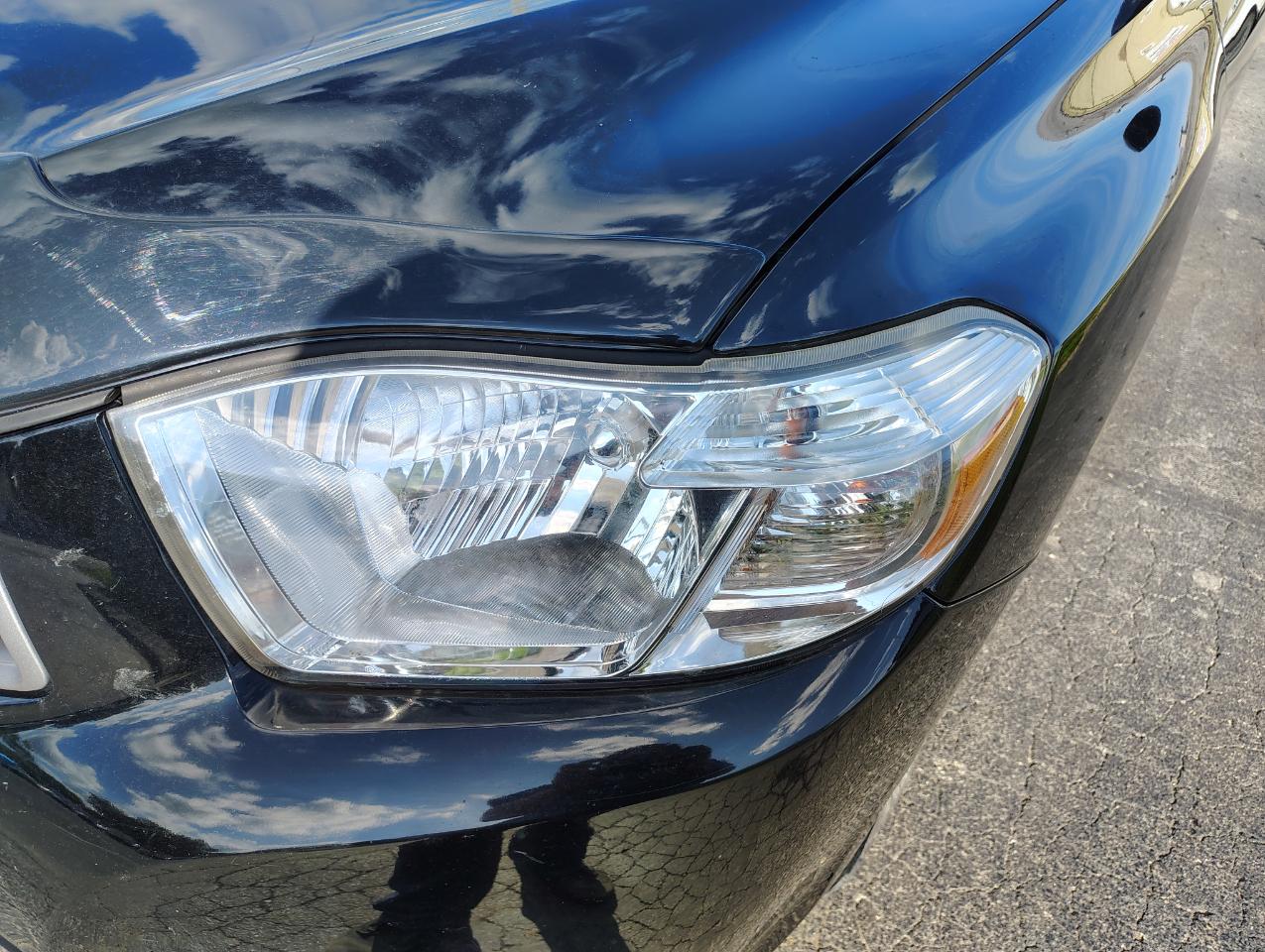 Toyota Highlander Base 4WD 2009