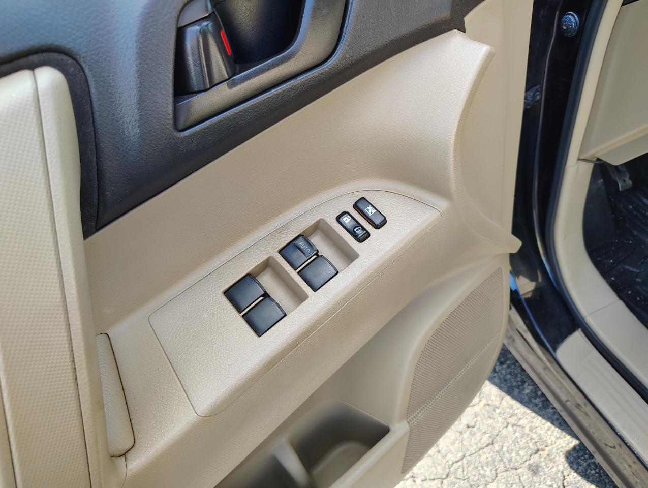 Toyota Highlander Base 4WD 2009
