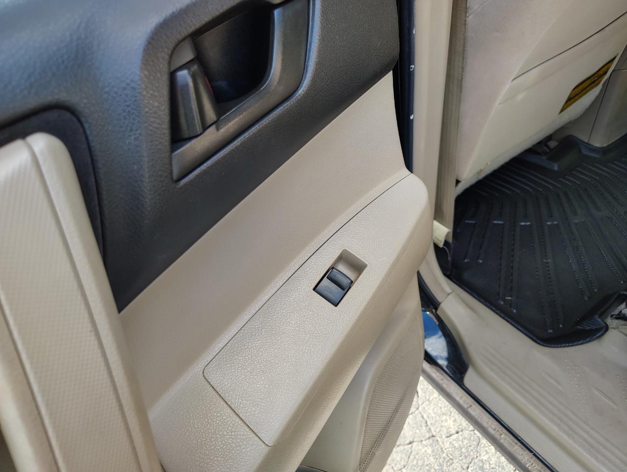 Toyota Highlander Base 4WD 2009