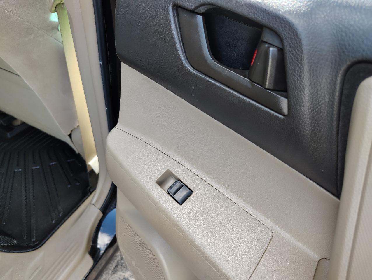 Toyota Highlander Base 4WD 2009
