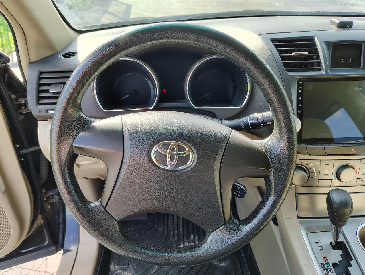 Toyota Highlander Base 4WD 2009