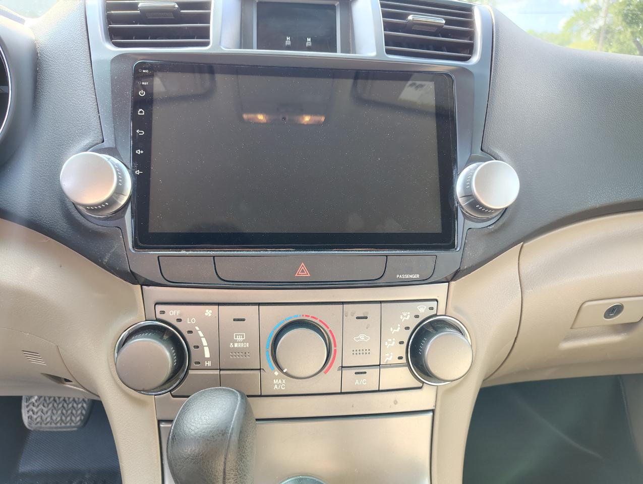 Toyota Highlander Base 4WD 2009