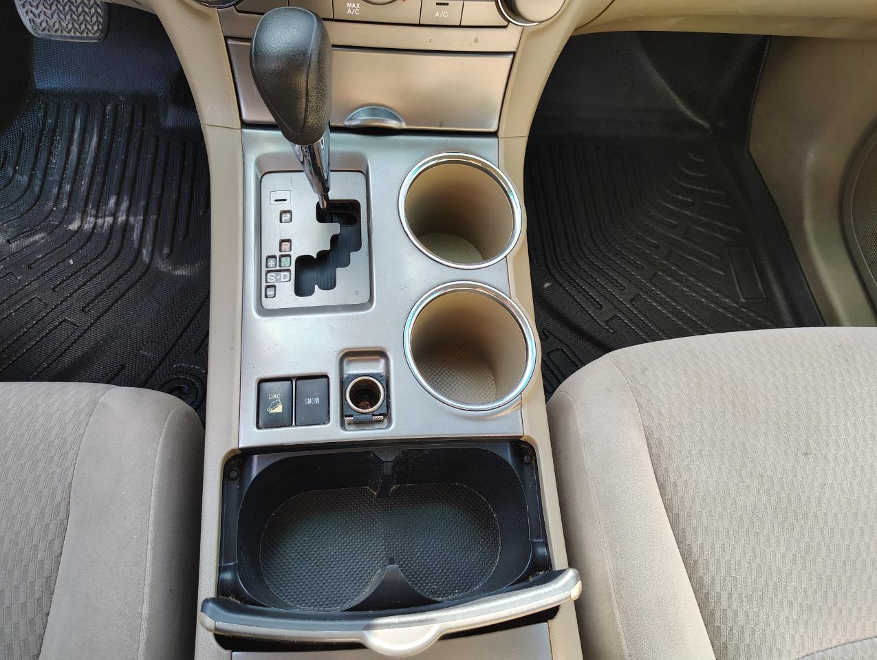 Toyota Highlander Base 4WD 2009