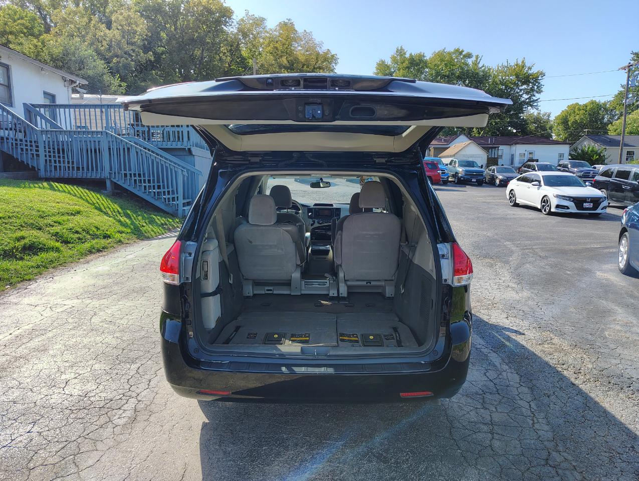 Toyota Sienna LE FWD 8-Passenger V6 2014