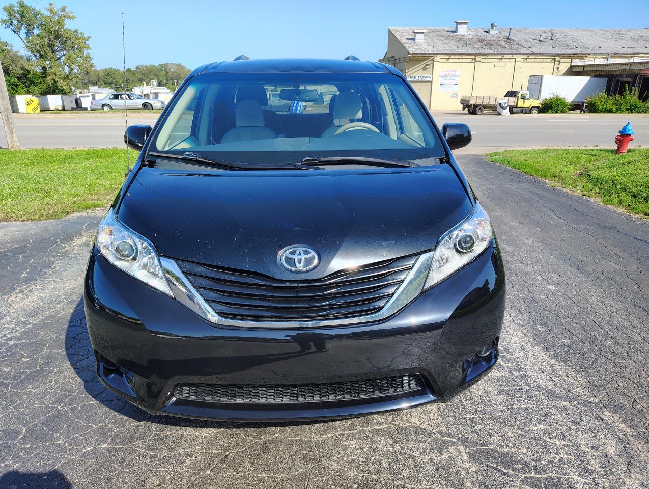 Toyota Sienna LE FWD 8-Passenger V6 2014