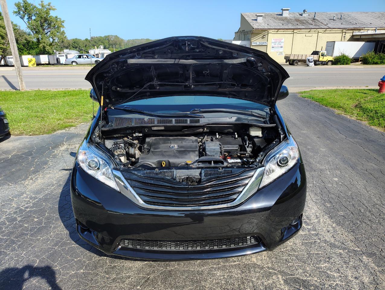 Toyota Sienna LE FWD 8-Passenger V6 2014