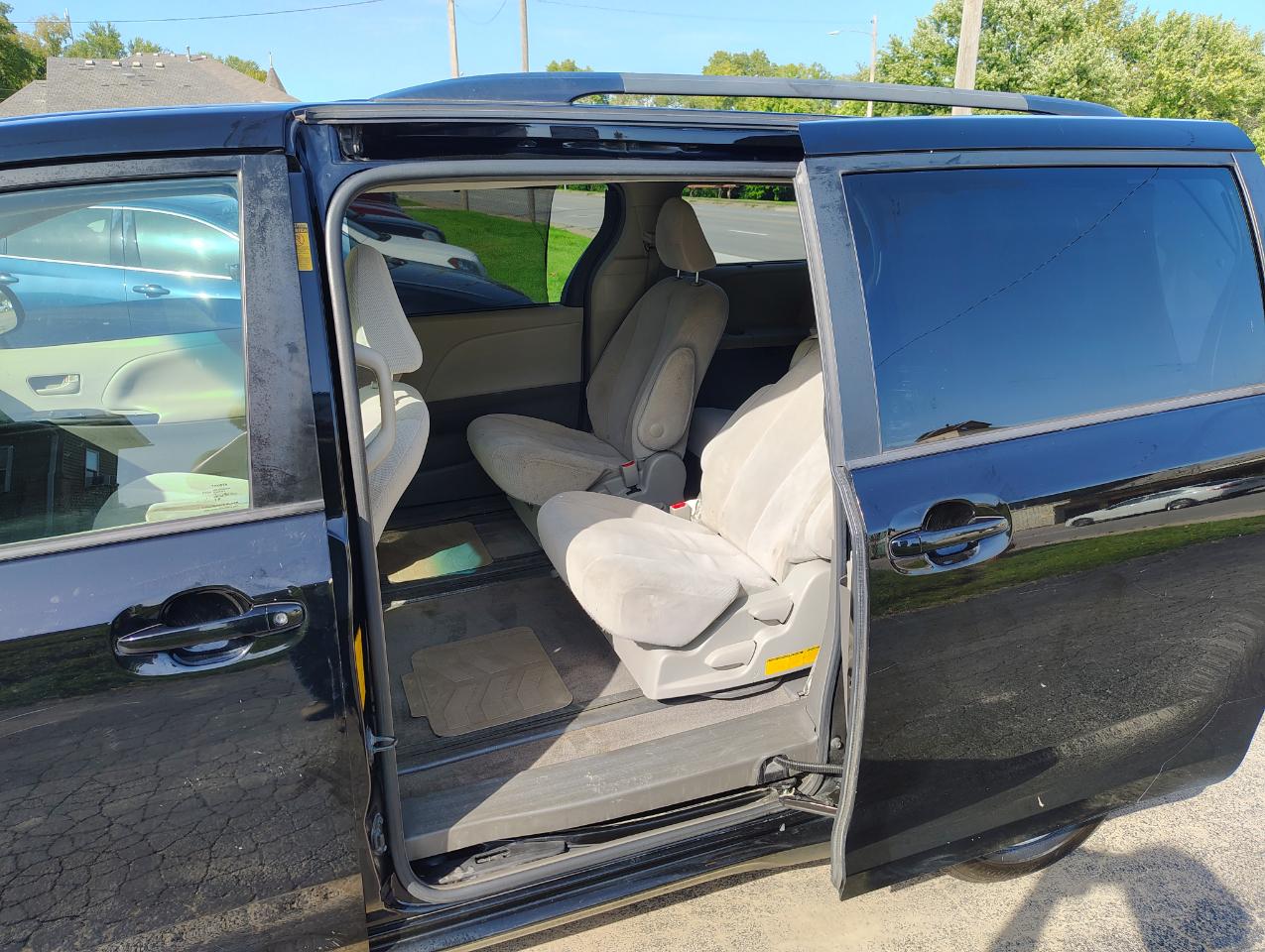 Toyota Sienna LE FWD 8-Passenger V6 2014