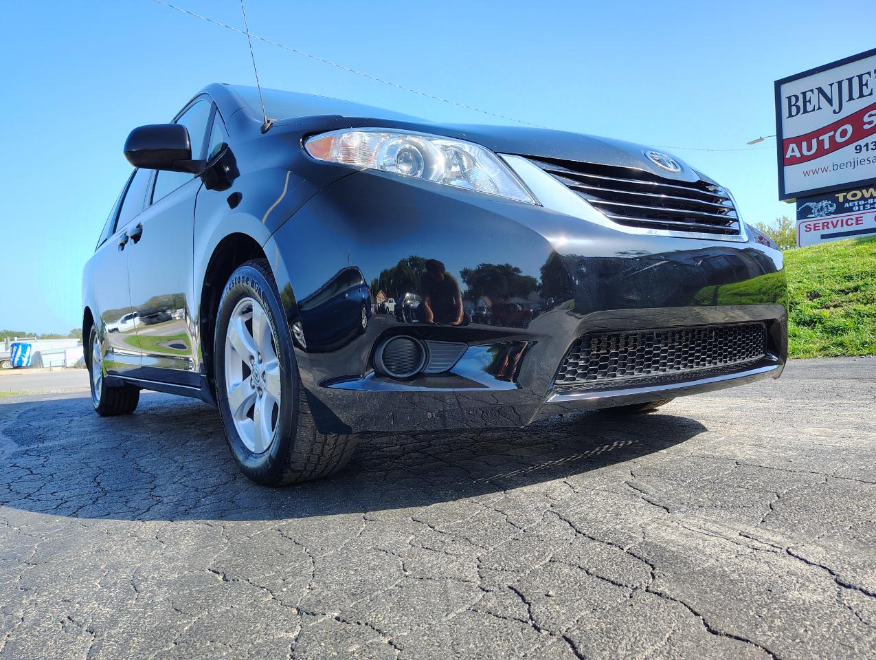 Toyota Sienna LE FWD 8-Passenger V6 2014