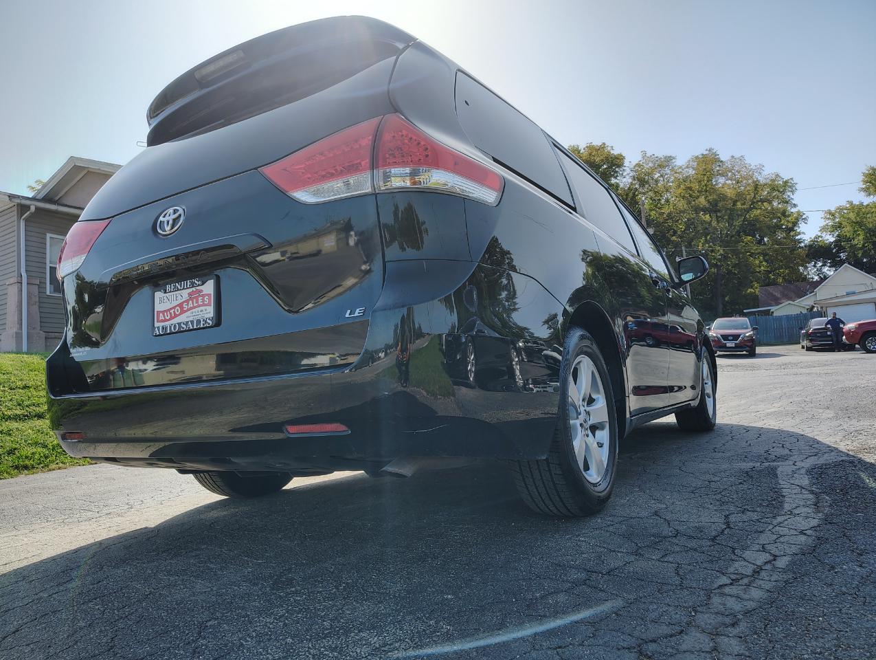 Toyota Sienna LE FWD 8-Passenger V6 2014