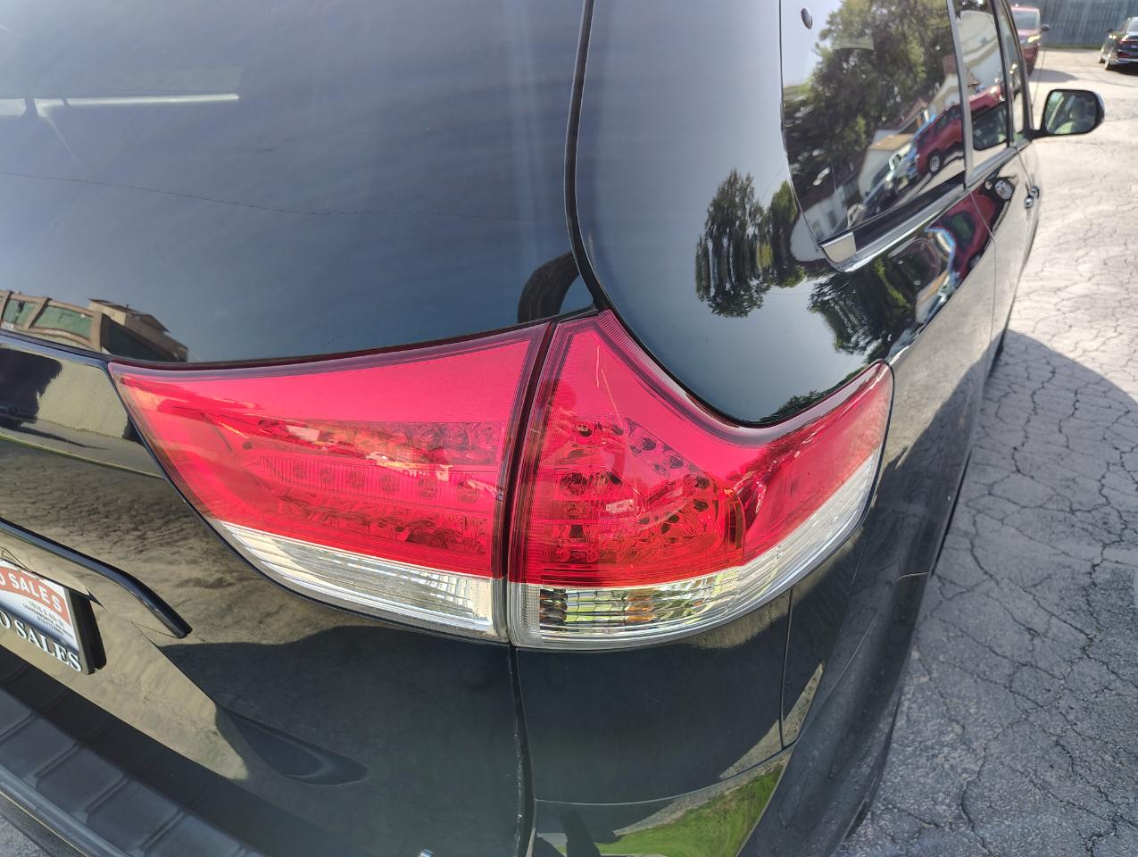 Toyota Sienna LE FWD 8-Passenger V6 2014