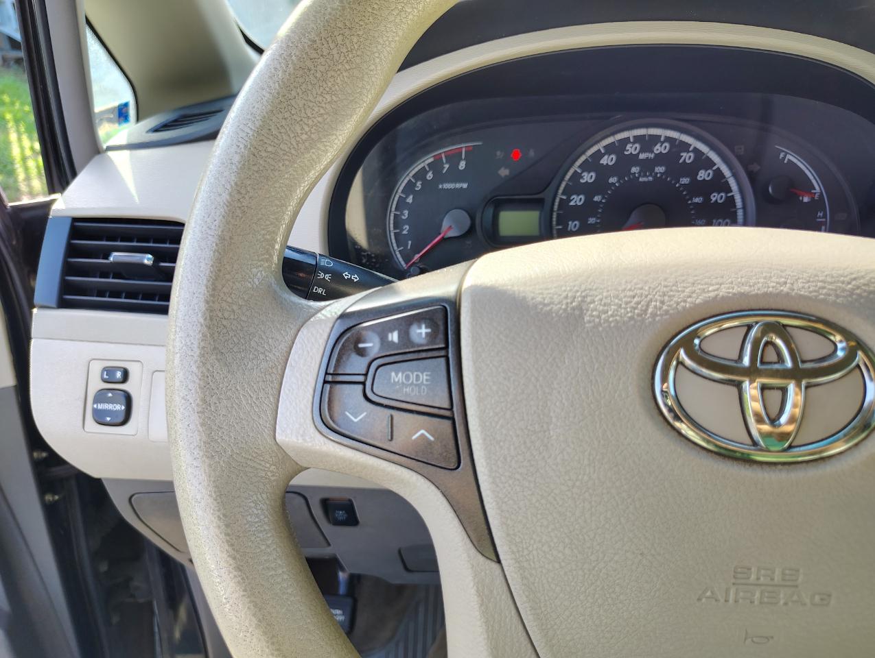 Toyota Sienna LE FWD 8-Passenger V6 2014