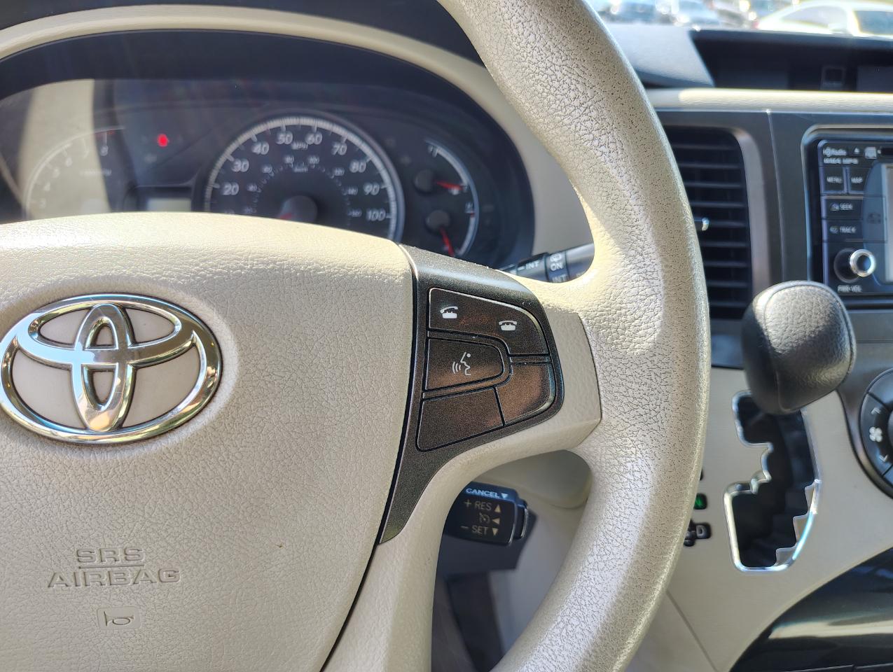 Toyota Sienna LE FWD 8-Passenger V6 2014