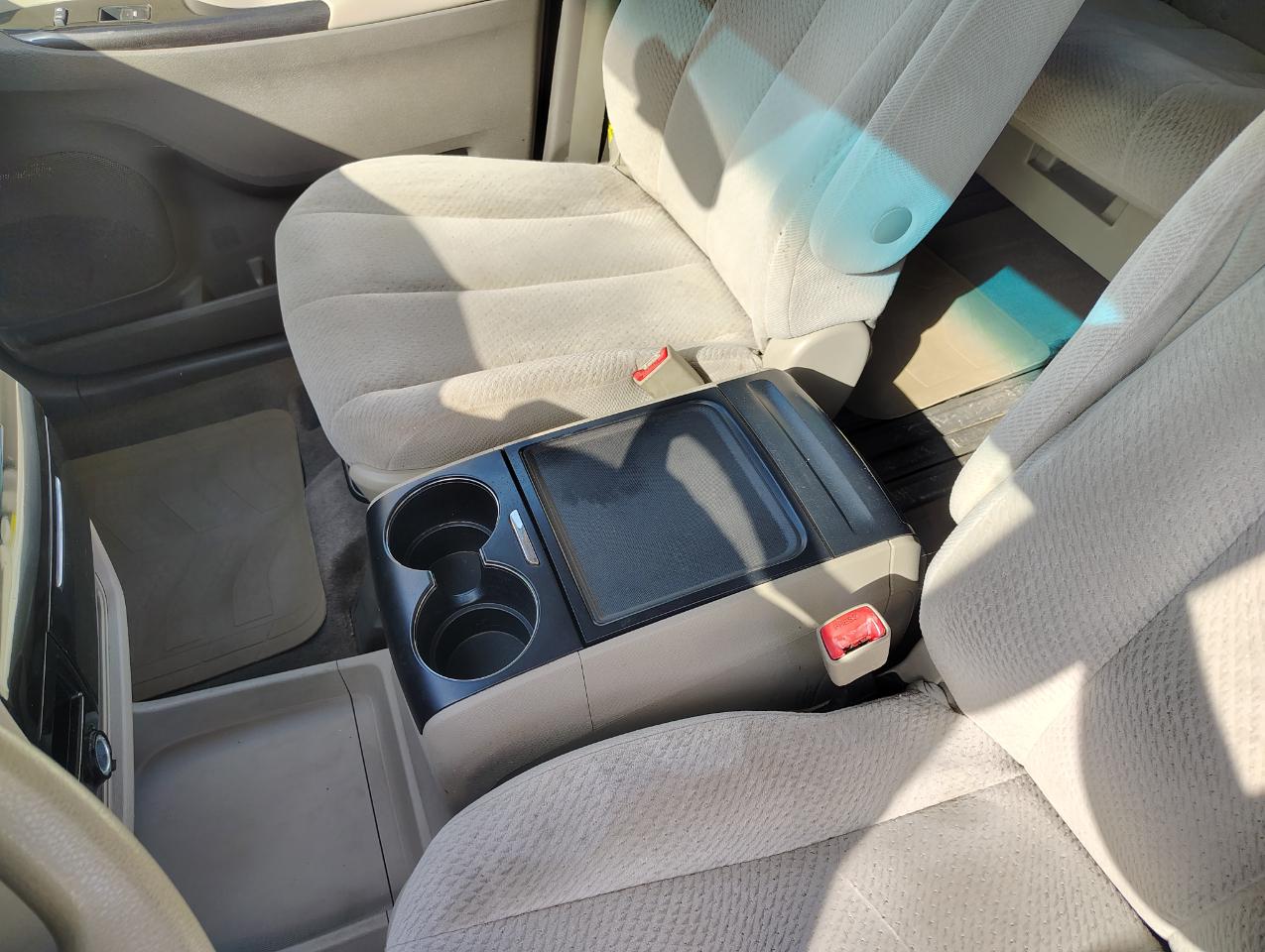 Toyota Sienna LE FWD 8-Passenger V6 2014