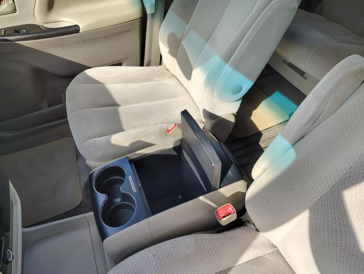 Toyota Sienna LE FWD 8-Passenger V6 2014