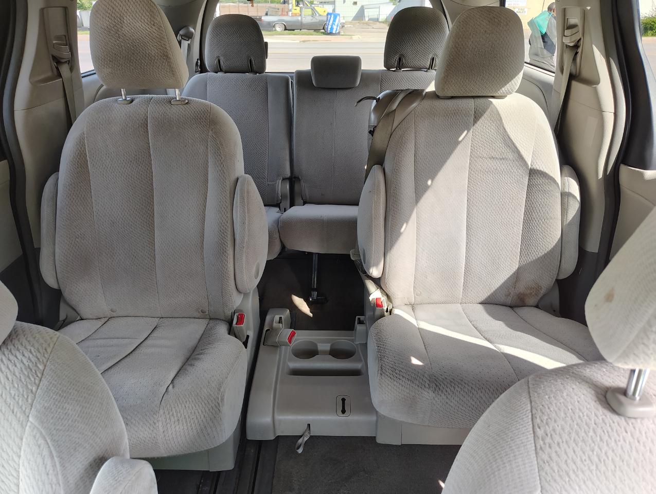Toyota Sienna LE FWD 8-Passenger V6 2014