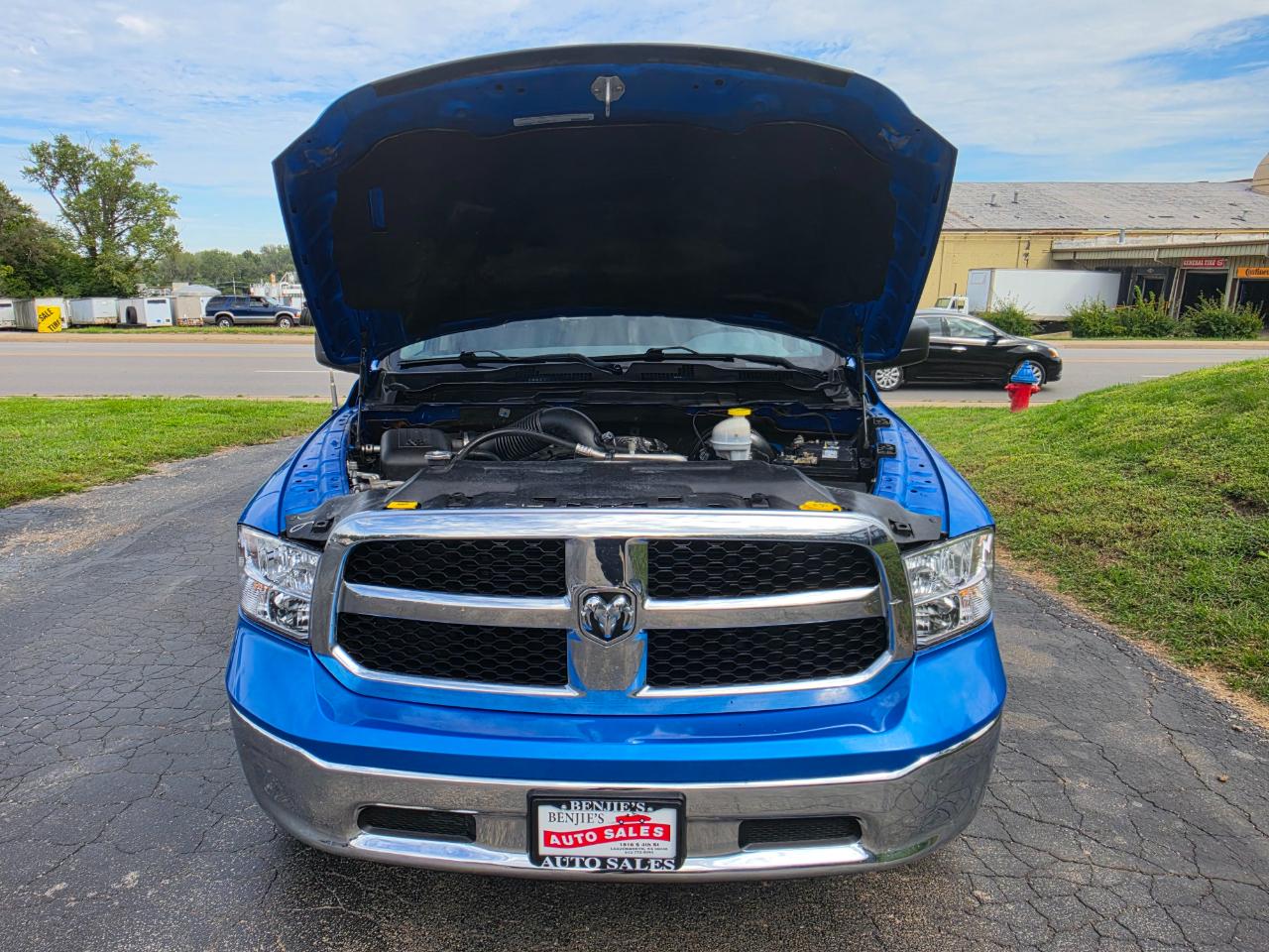 RAM 1500 Classic Tradesman Quad Cab 4WD 2020