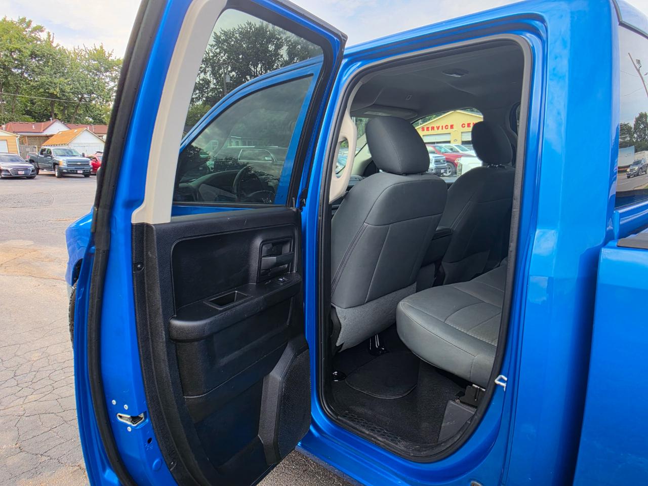 RAM 1500 Classic Tradesman Quad Cab 4WD 2020