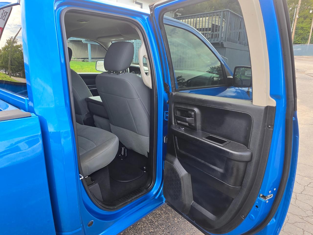 RAM 1500 Classic Tradesman Quad Cab 4WD 2020