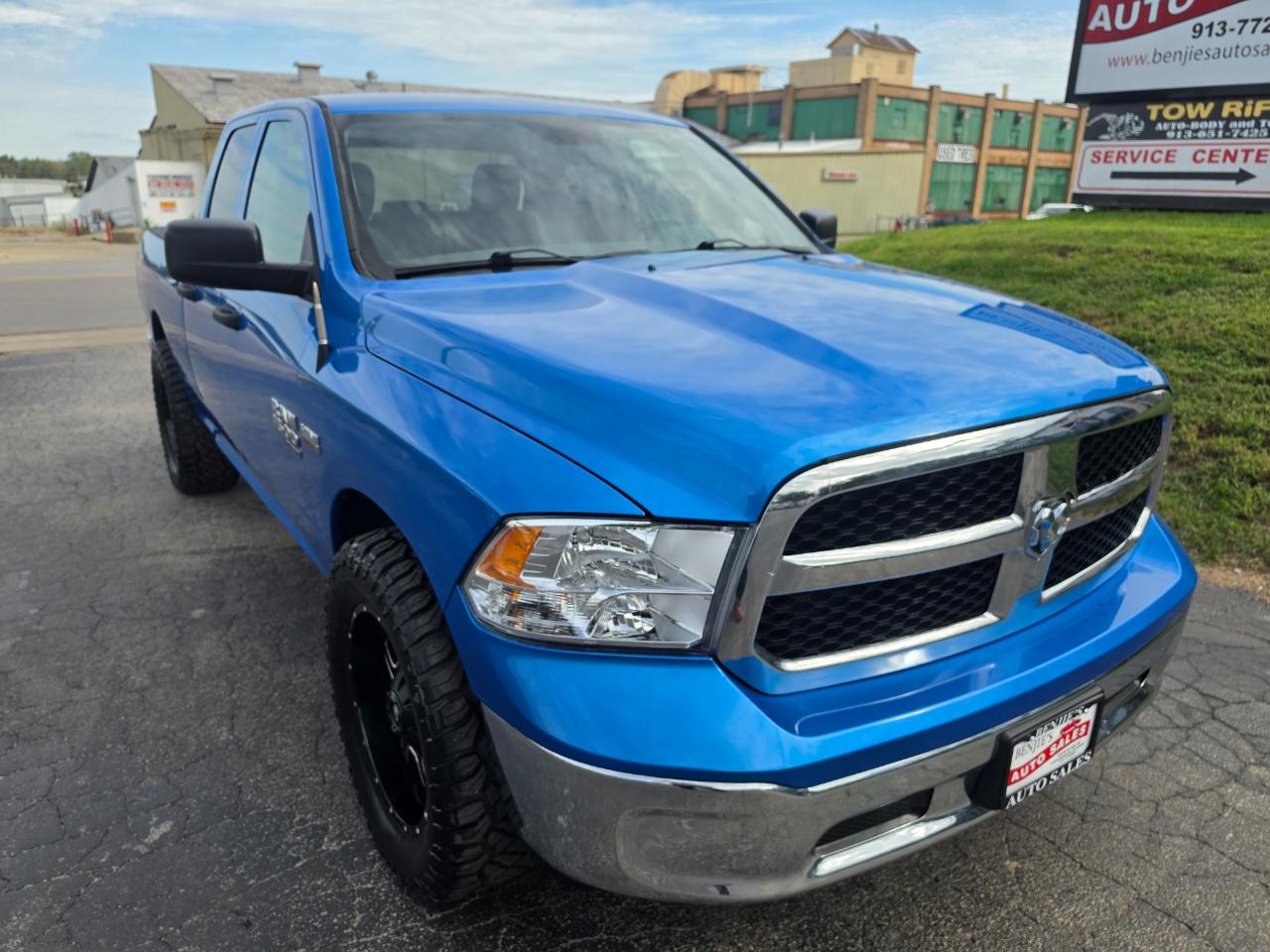 RAM 1500 Classic Tradesman Quad Cab 4WD 2020