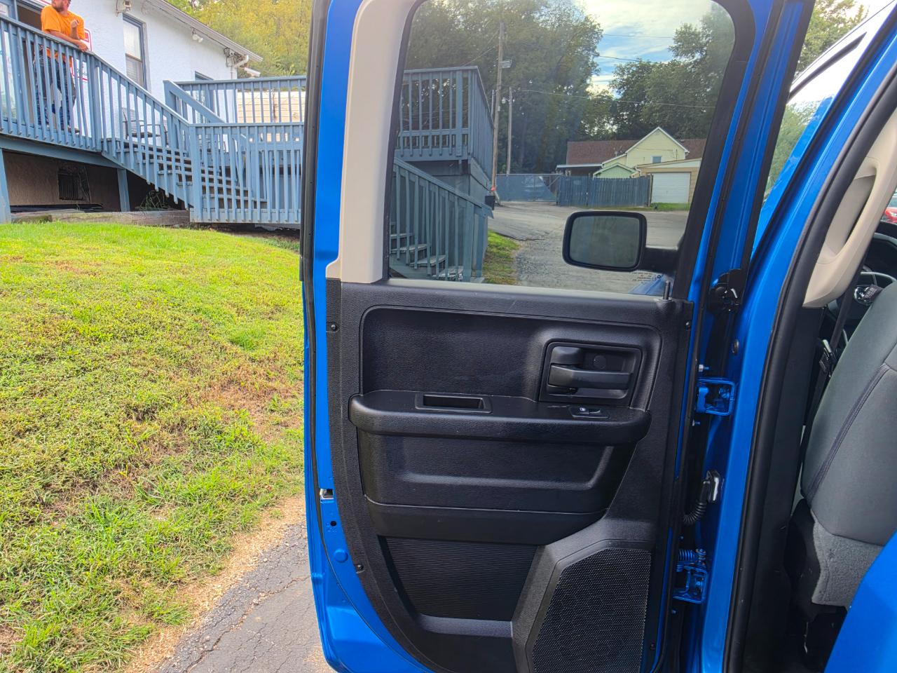 RAM 1500 Classic Tradesman Quad Cab 4WD 2020