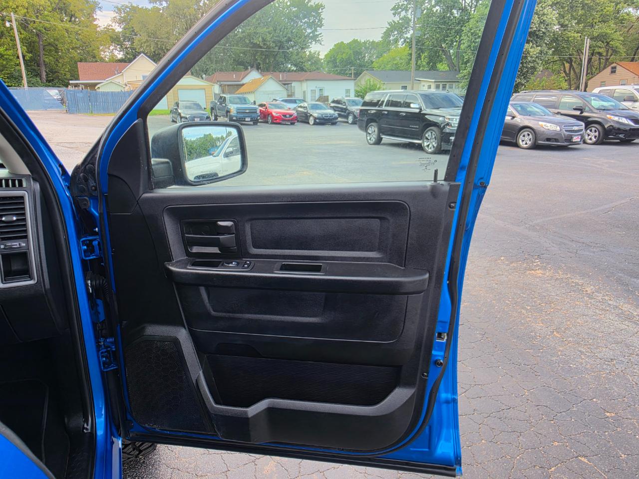 RAM 1500 Classic Tradesman Quad Cab 4WD 2020