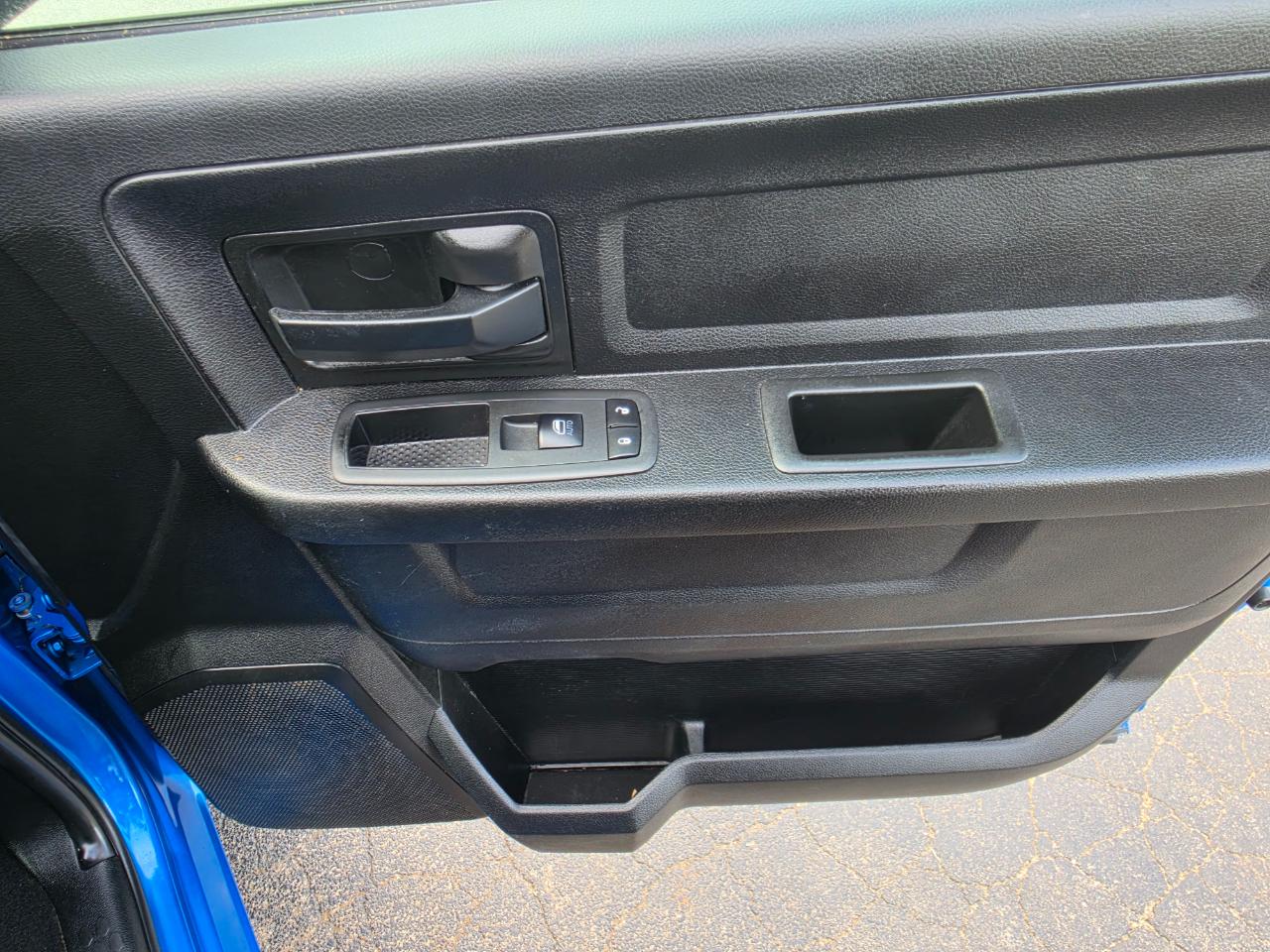 RAM 1500 Classic Tradesman Quad Cab 4WD 2020