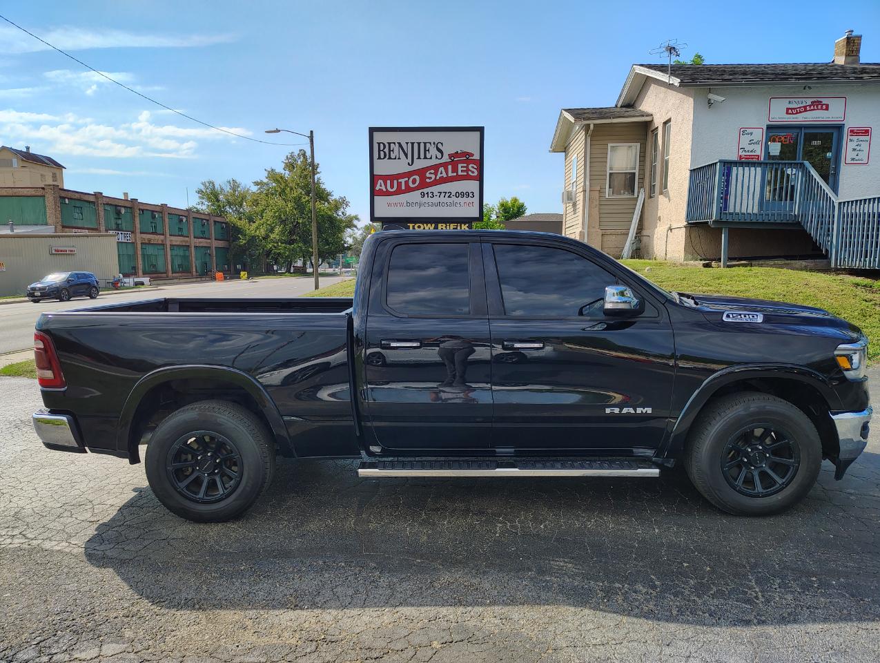 RAM 1500 Laramie Quad Cab 4WD 2019