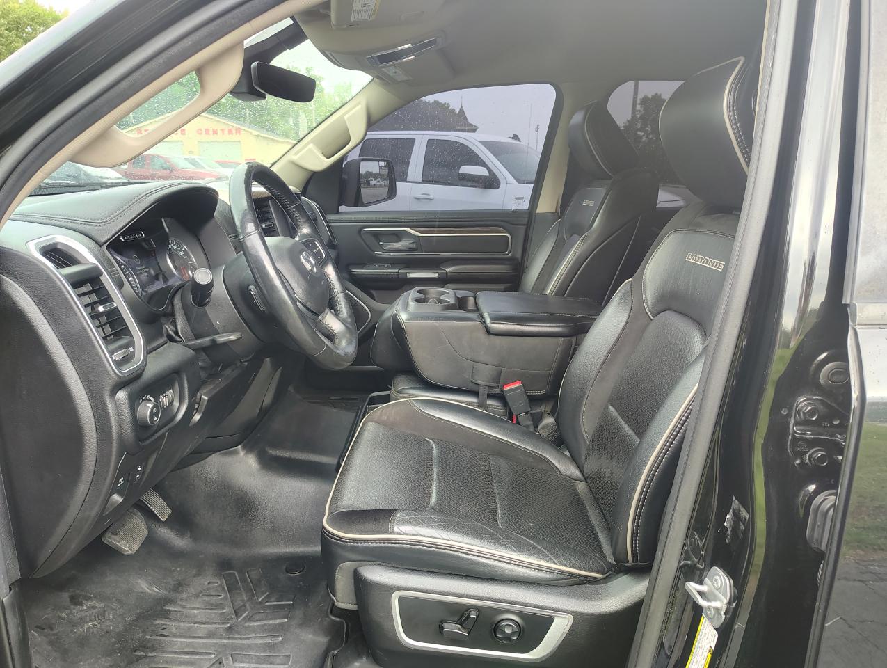 RAM 1500 Laramie Quad Cab 4WD 2019