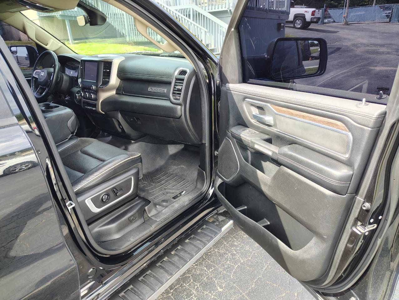 RAM 1500 Laramie Quad Cab 4WD 2019