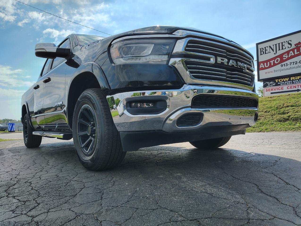 RAM 1500 Laramie Quad Cab 4WD 2019