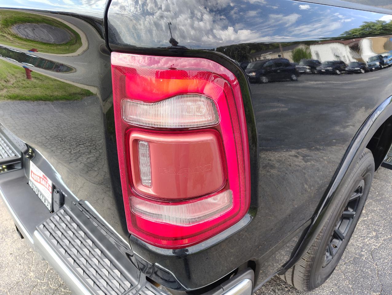 RAM 1500 Laramie Quad Cab 4WD 2019