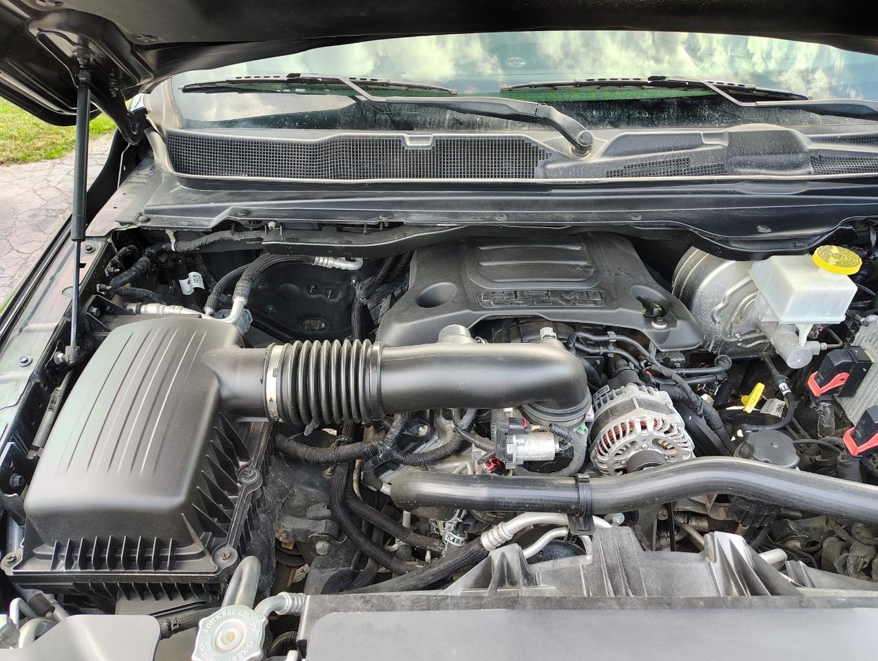 RAM 1500 Laramie Quad Cab 4WD 2019