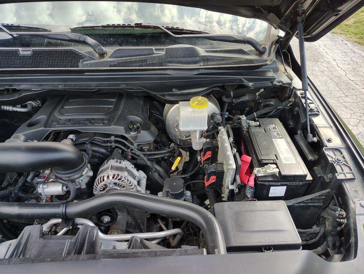 RAM 1500 Laramie Quad Cab 4WD 2019
