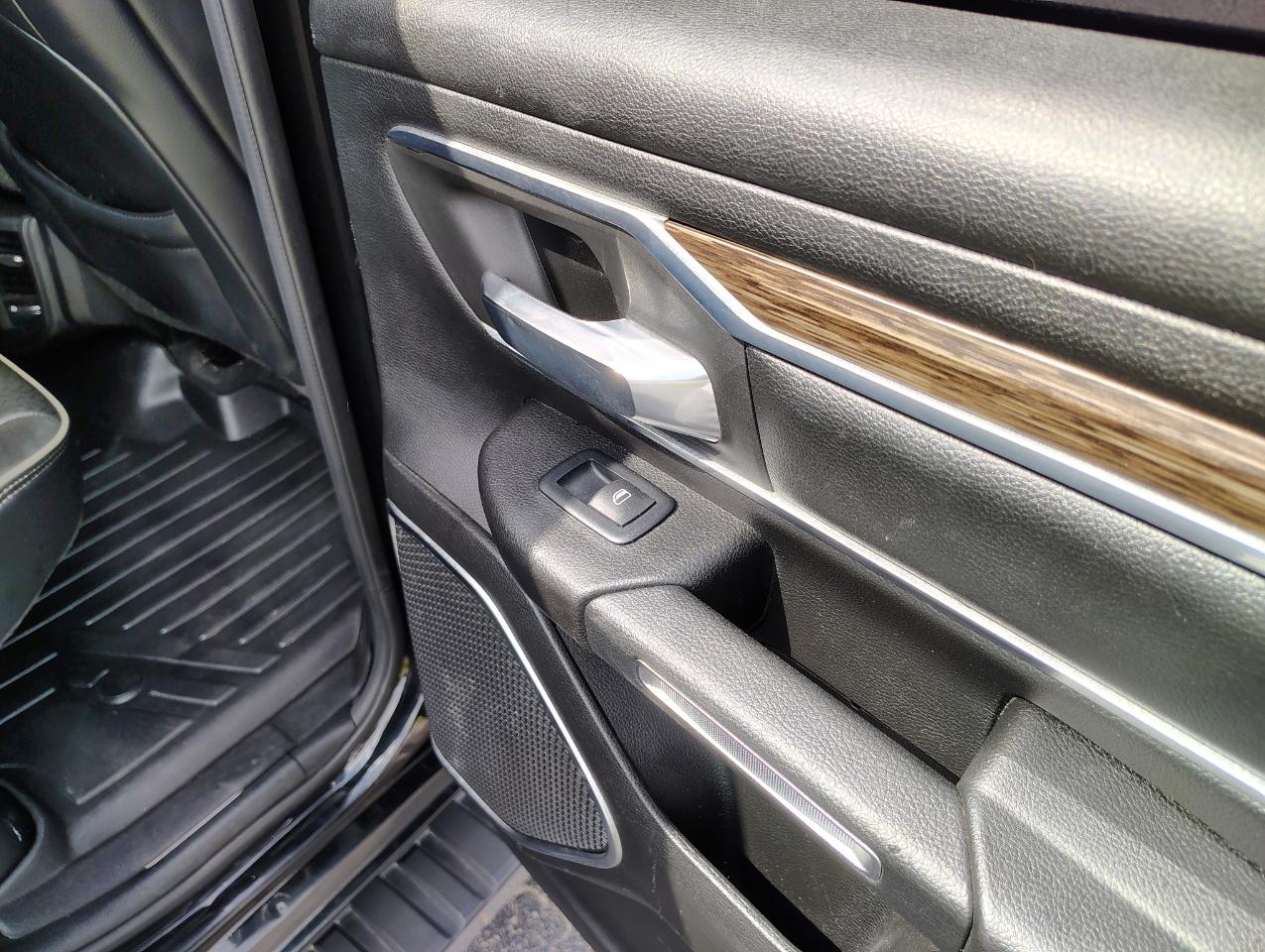 RAM 1500 Laramie Quad Cab 4WD 2019