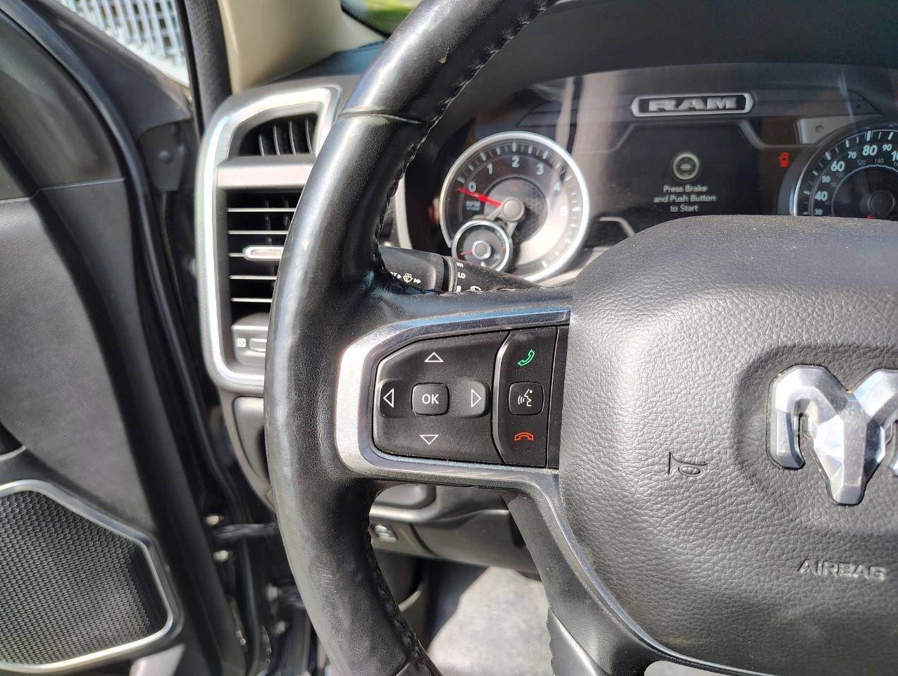 RAM 1500 Laramie Quad Cab 4WD 2019