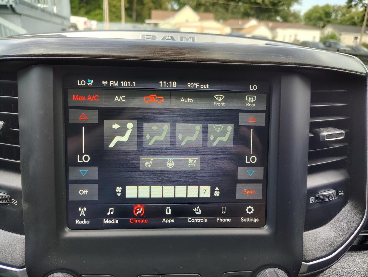 RAM 1500 Laramie Quad Cab 4WD 2019