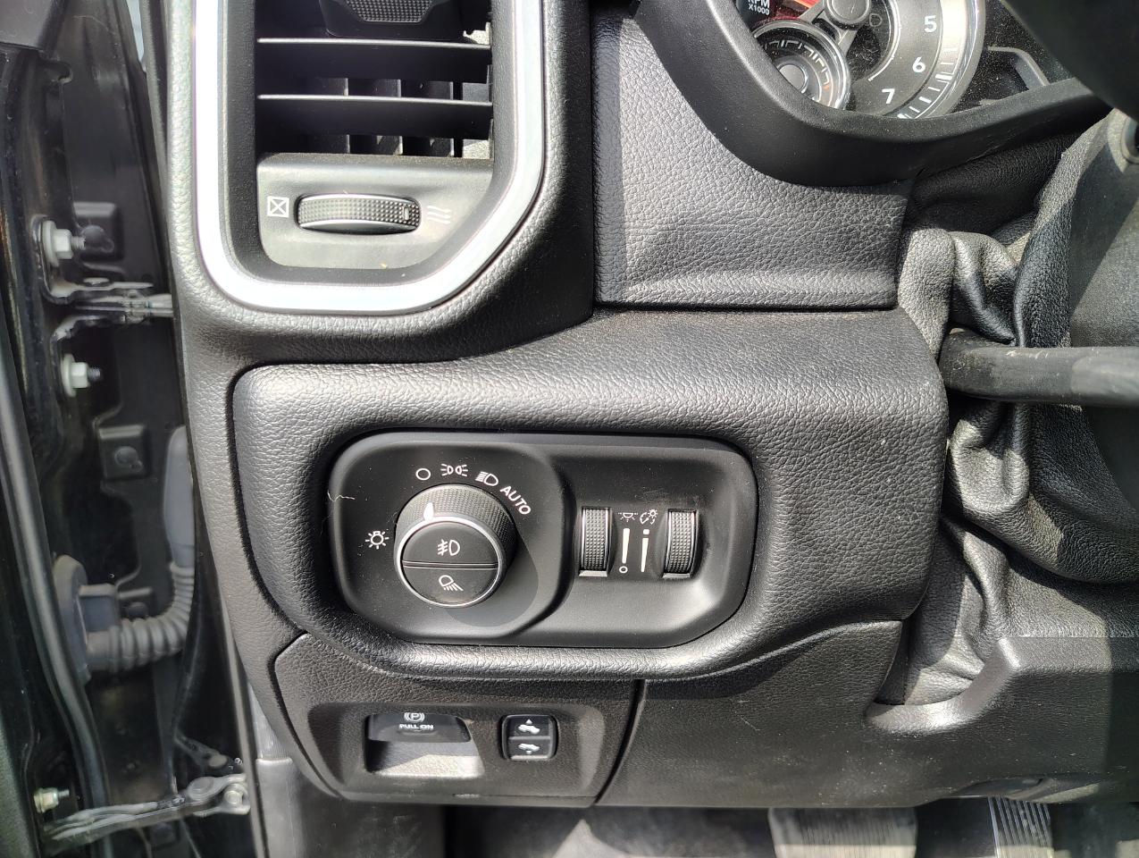 RAM 1500 Laramie Quad Cab 4WD 2019