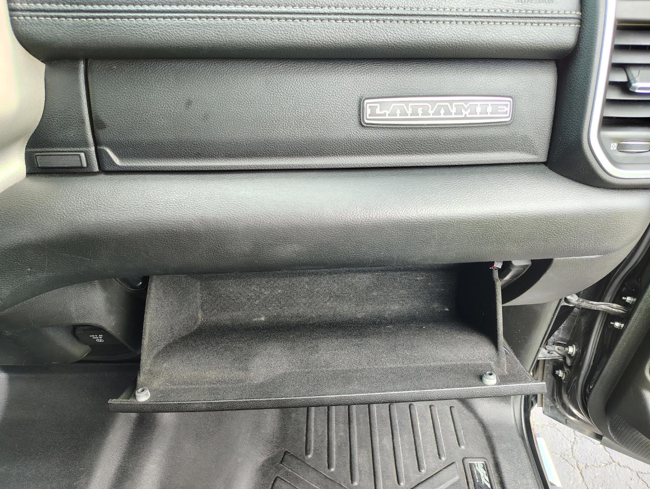 RAM 1500 Laramie Quad Cab 4WD 2019