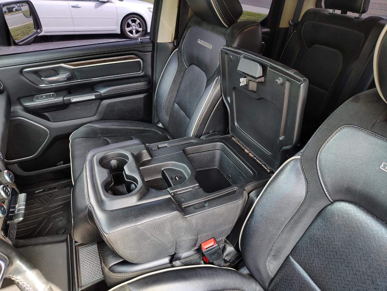RAM 1500 Laramie Quad Cab 4WD 2019