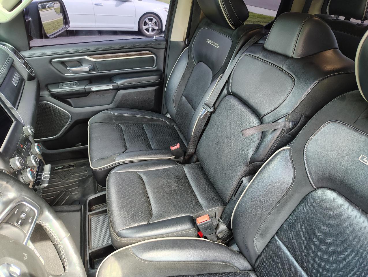 RAM 1500 Laramie Quad Cab 4WD 2019