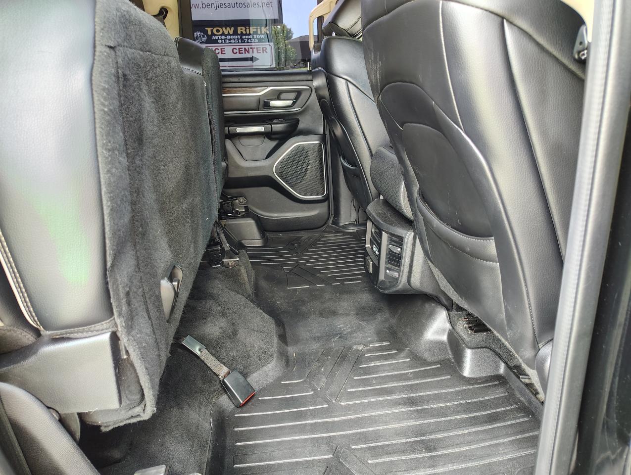 RAM 1500 Laramie Quad Cab 4WD 2019