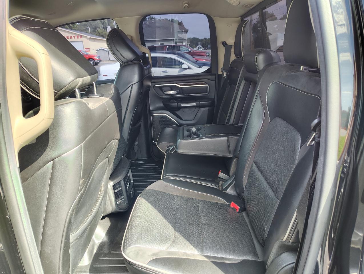 RAM 1500 Laramie Quad Cab 4WD 2019